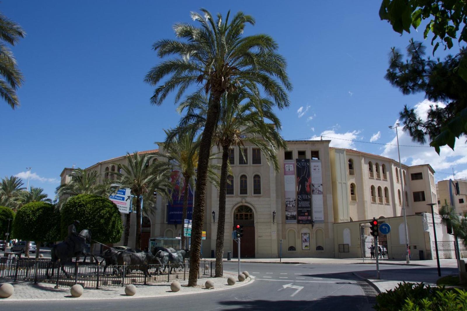 Centrico Apartamento Familiar Con Patio Privado Alicante Kültér fotó